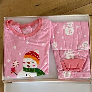 Pink Snowman Kids Pajamas in 100% Cotton. Size 6 years.